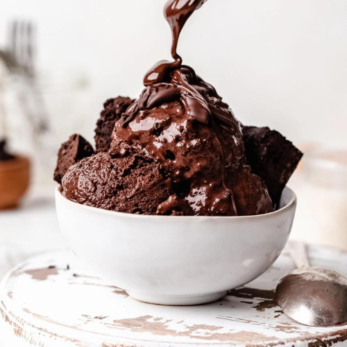 CHOCOLATE FUDGE ICE-CREAM SCENTED SNOW WAX